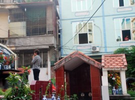 Nhà sát vách nghĩa trang làm thế nào để hóa giải