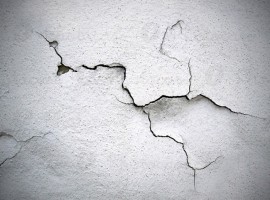 tường nhà bị nứt